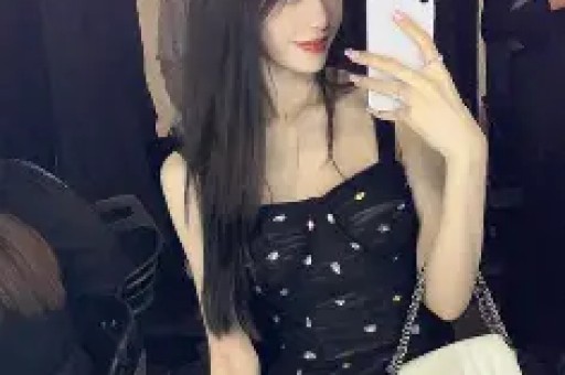 性感女星差点被两位大佬夹死的瓜！